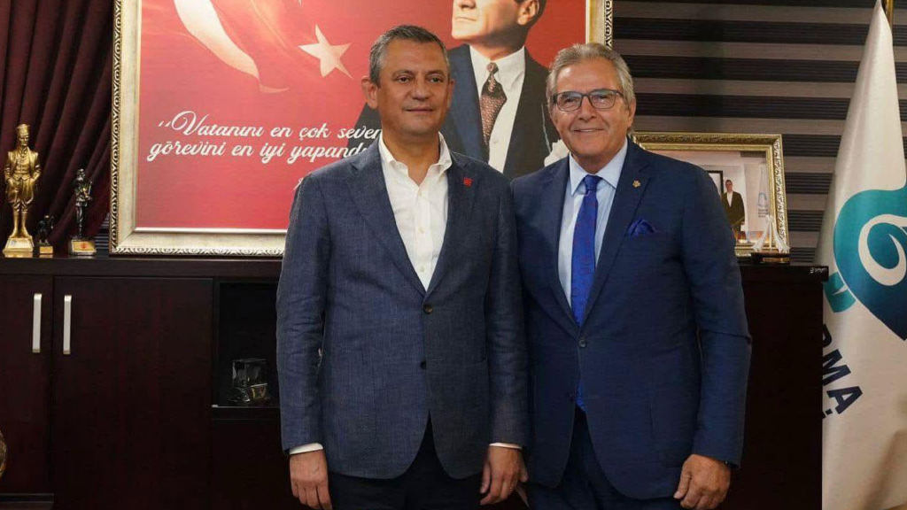 YENİ Partili belediye başkanı makam aracıyla kaza yaptı
